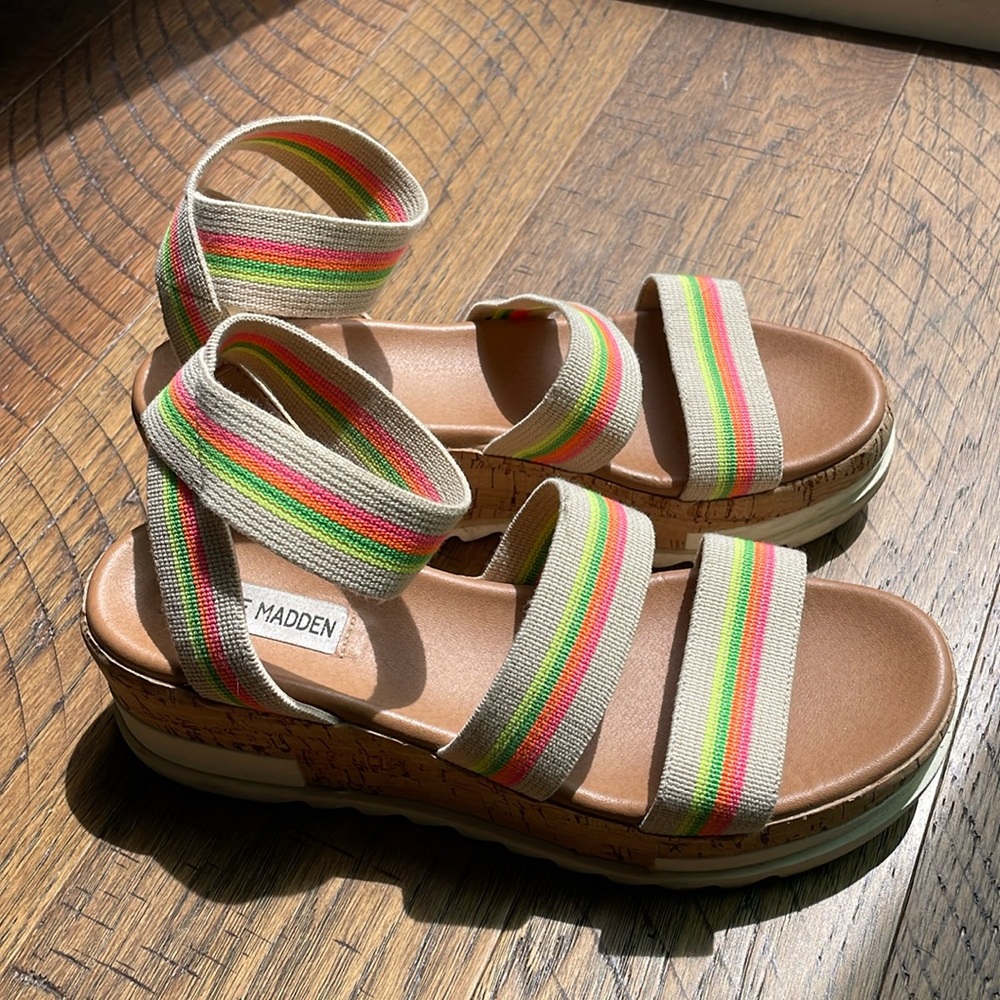 Steve Madden Bandi Platform